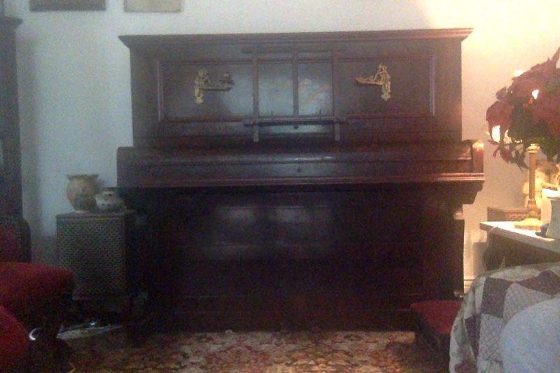Crane & Sons' & Liverpool Rosewood Case Piano, 160 (ONO)