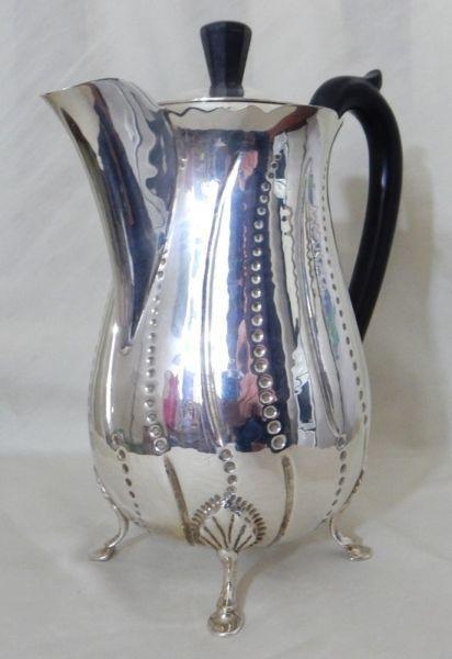 William Egan - Coffee pot - Irish, Silver, Solid Sterling - 1966, 700 Grams