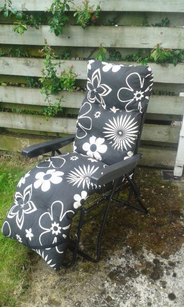 FREE: nice garden/sun chair