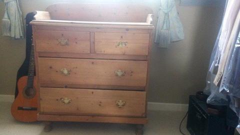 Antique 4 drawer chest drawers