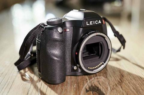 Leica S S2 37.5MP Digital SLR Camera