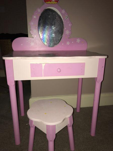 Pink dressing table,stool