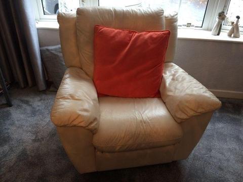 Cream Leather 3 Piece Reclining €500 negotiable