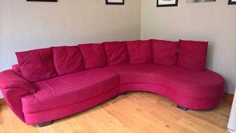 Free delivery curved red sofa