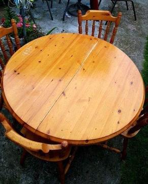 *** FREE *** Pine Kitchen Table & 4 Chairs *** FREE ***