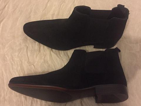 Chelsea Boots - New - Black and Brown Pair
