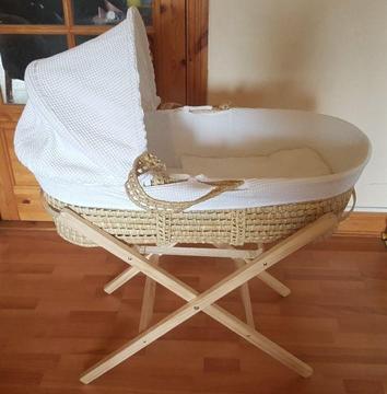 Clair de Lune Moses Basket and Pine Stand