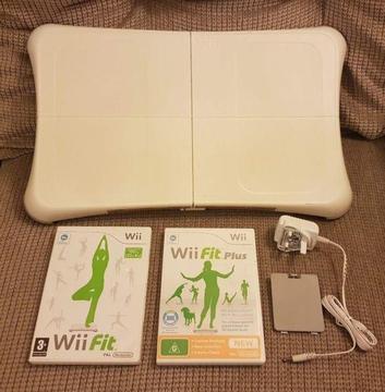 Wii Fit Balance Board, 2 Games and Rechargable Battery Pack