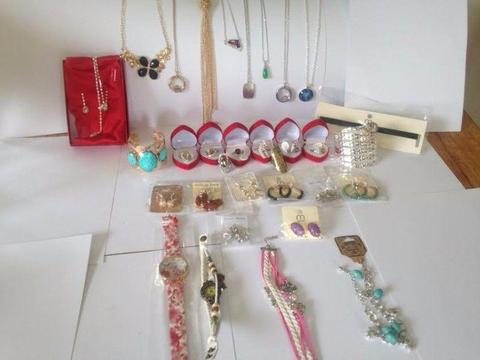 32 Mixed Items of Bling Jewellery CHEAP