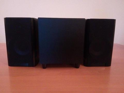 Small subwoofer and speaker set