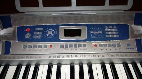 Electric keyboard for sale