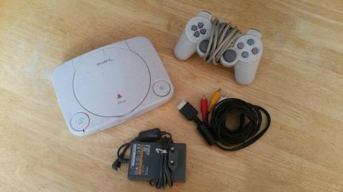 PS One - Sony Playstation incl. controller - cables [EU adapter]