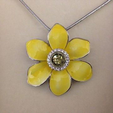 Daffodil necklace