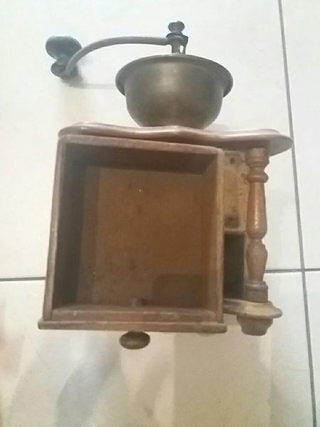 Old coffee grinder in good condition