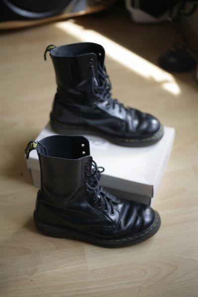 Original thick UNISEX Dr. Martens boots 41 DOCS leather