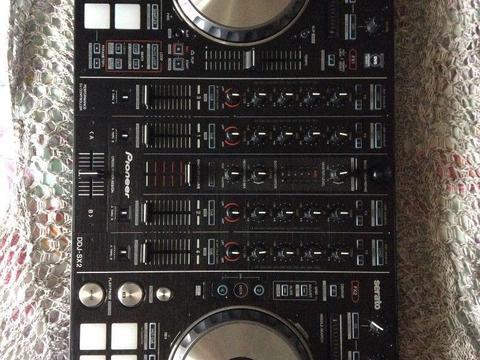 Pioneer Ddj SX2 4 Channel Controller with Magma Flight Case