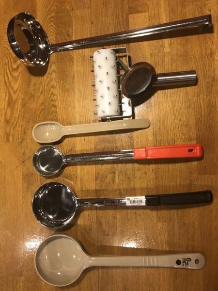 Kitchen tools for pizza shops
