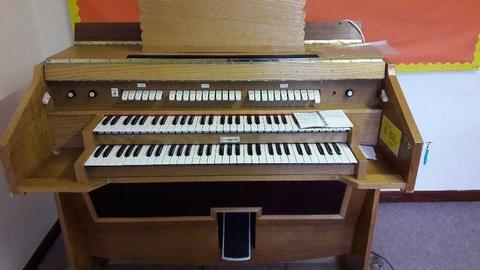 Organ, small, 2 manual Livingston, valve electronic (not solid state), complete, requires repair