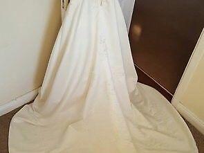 Beautiful ivory wedding dress