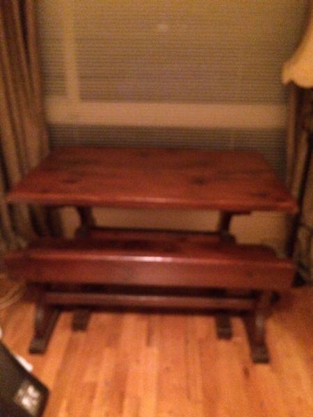 FREE ! Wooden table & 1 matching bench