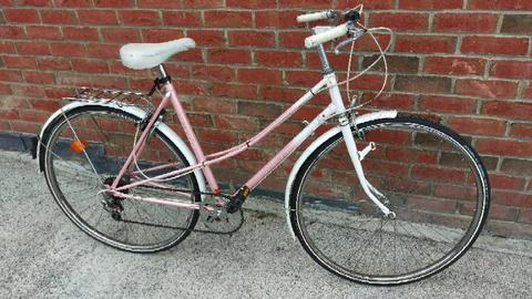 LADIES Bicycle vintage style in Great Condition! Working very well!!!