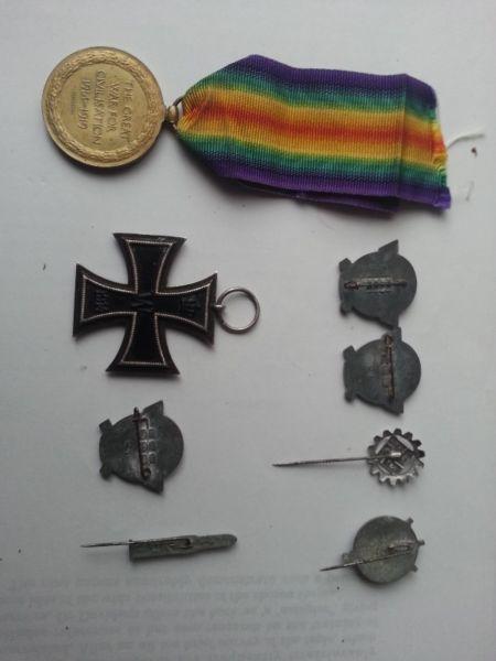 World War 1 and 2 medals and badges