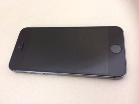 Black iPhone 5s - Great Condition!