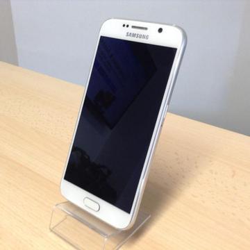 SALE Samsung Galaxy S6 32GB in White Unlocked SIM FREE + CASE