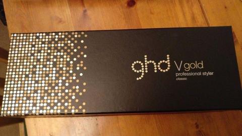 GHD V Gold and Remington Curling Tong