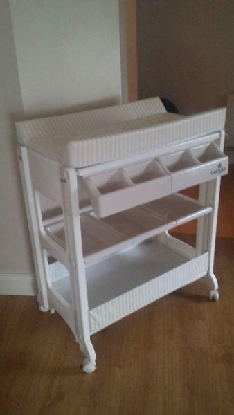 babylo changing table