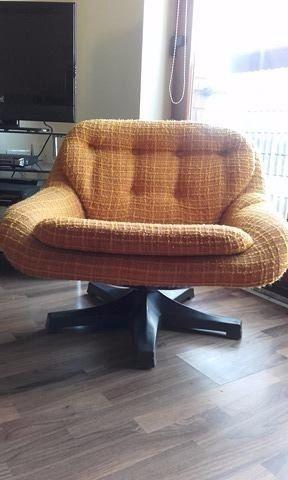 Genuine Lurashell Retro 5 Leg Swivel Egg Chair