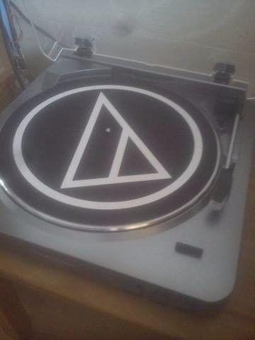 Audio-Technica Turntable - barely used