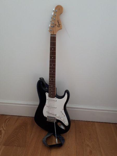 Squier Fender Strat - Electric guitar for sale