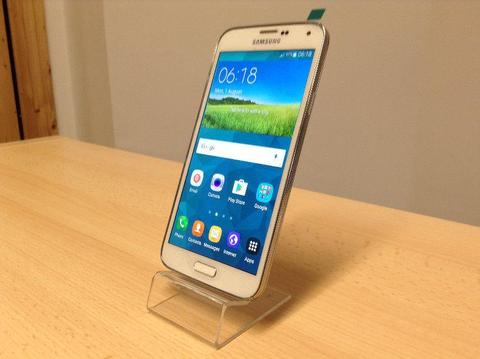 SALE Samsung Galaxy S5 in WHITE16GB Unlocked SIM Free PERFECT Condition