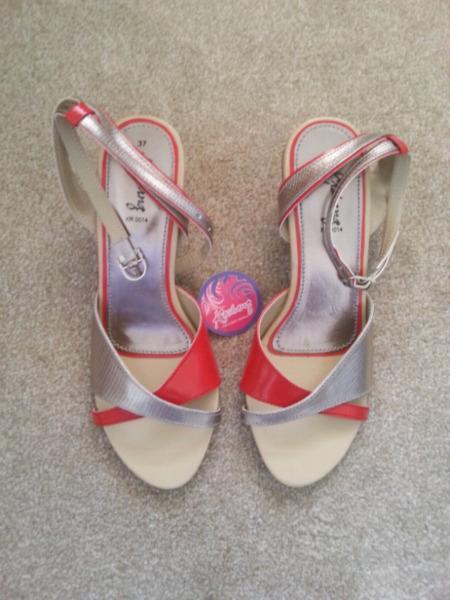 Ladies Shoes Size 5