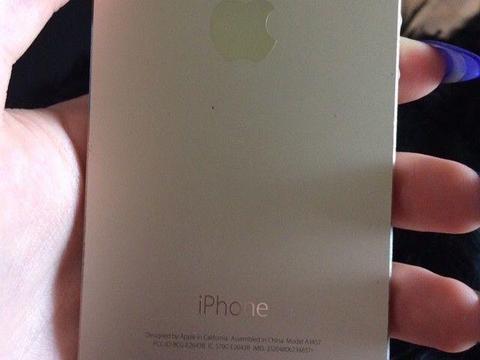 IPhone 5s Gold unlocked to all networks