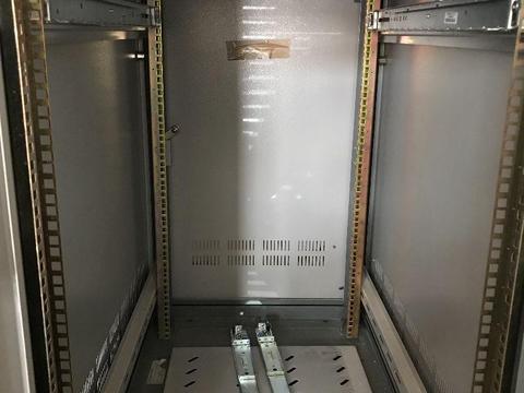 Server cabinet