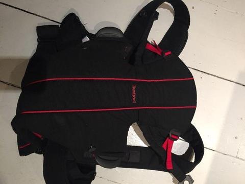 Baby Bjorn Active carrier red/black, excellent condition
