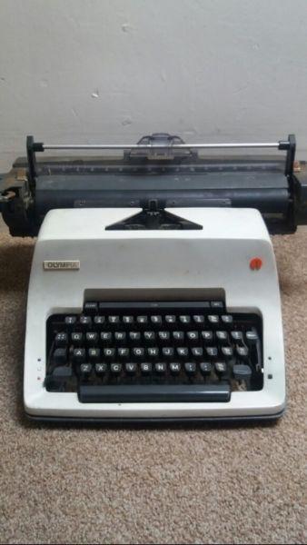 Vintage Typewriter - Olympia SG3