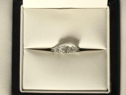 Platnium Diamond 3 Stone Ring