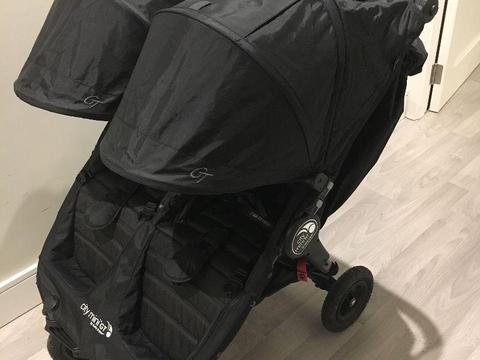 Baby Jogger City Mini GT double buggy
