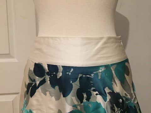 MONSOON Cream Skirt with Green Floral Detail Calf Length Size UK8