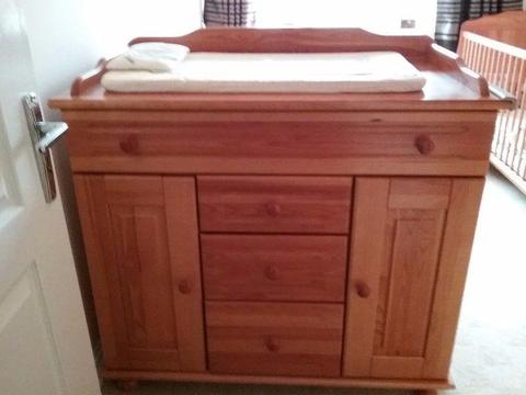 Baby changing table - for free!