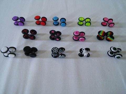 150 pairs of Barbells / Earrings - Make money by reselling earrings to the christmas!