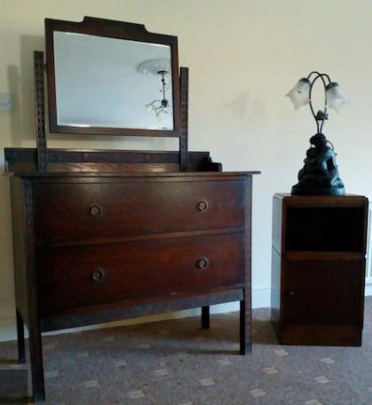 antique dressing table