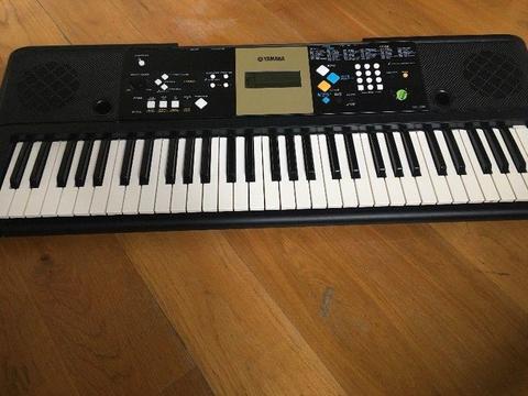 Keyboard Yamaha YPT220