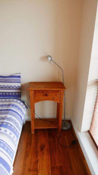Bedside table - Solid wood - 20€