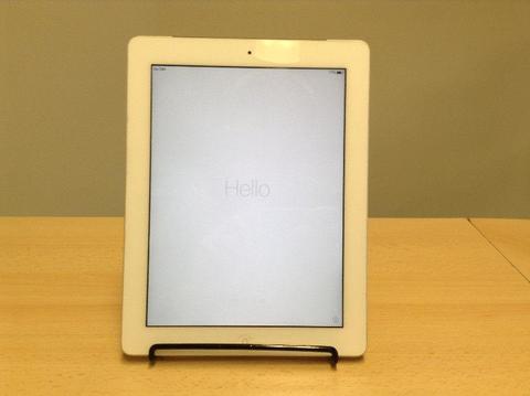 SALE Apple iPad 2 in Silver/White 16GB 3G WiFi + Cellular
