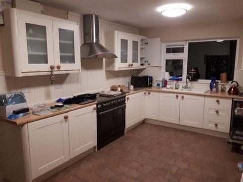 Kitchen for sale with dishwaser and ceramic sink/tap