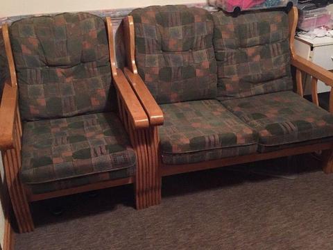 couch ready to go home !!! for free